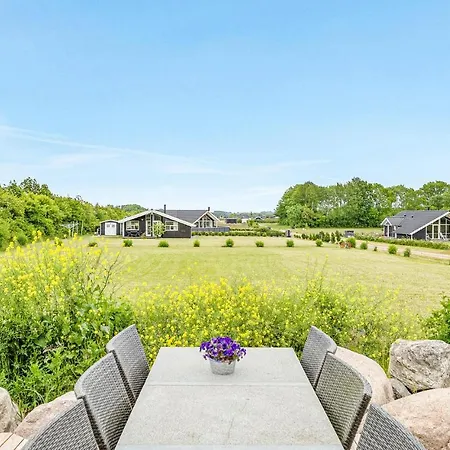 Beautiful In Sydals With Kitchen Hébergement de vacances Skovbyballe